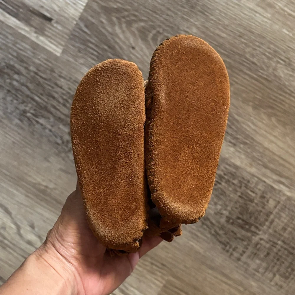 Minnetonka Kids Tan Moccasins